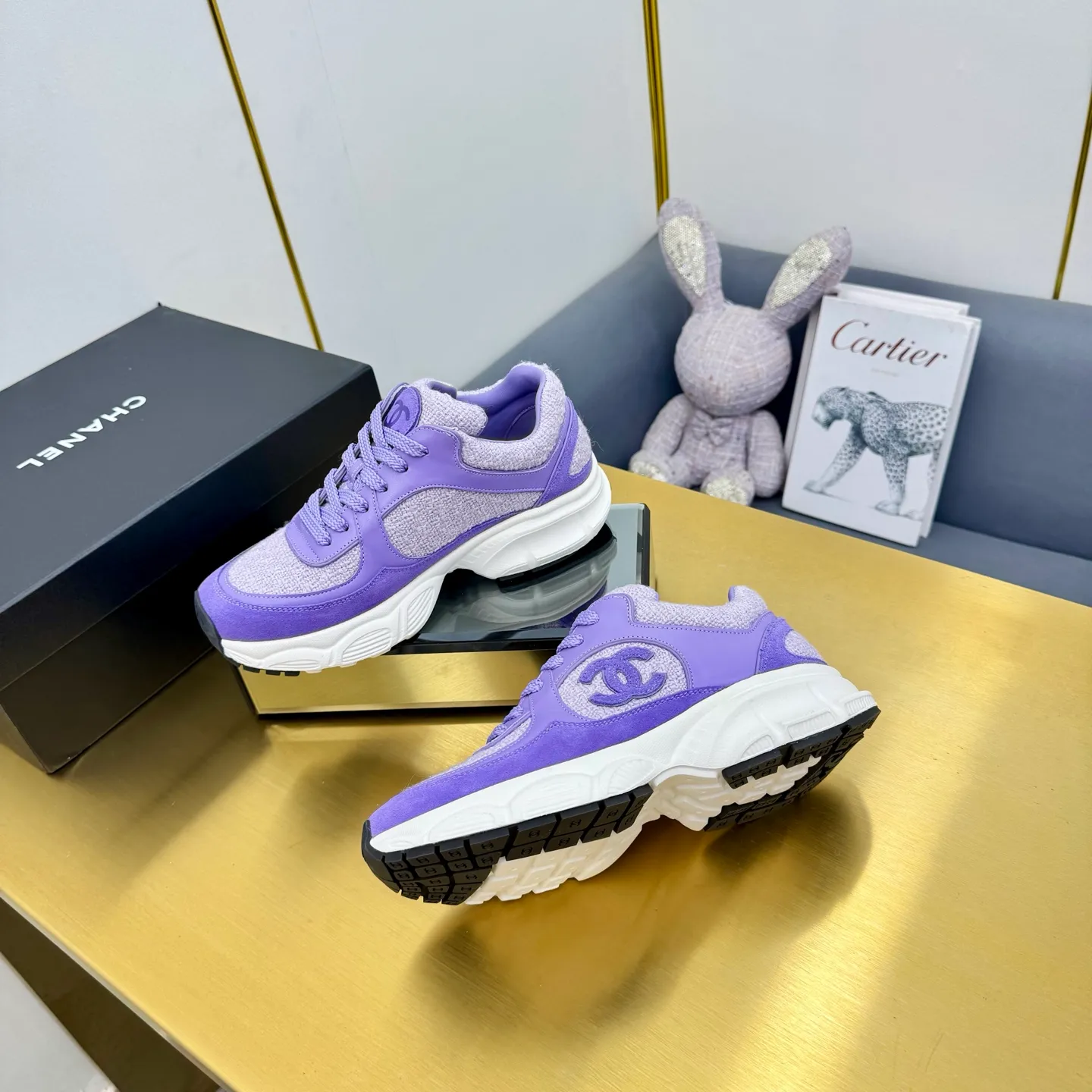 p700🐮🐮Upgraded version, upgraded version, upgraded version! No rebuttal accepted! ! ! ! Chanel Chanel dad shoes, couples' model for men and women - 2025 top casual sneakers in the counter. This classic design; the upper is electro-embroidered with various techniques; ❷The inner lining is made of: original Yangli + net ❸The outsole is based on: the original TPU combination outsole. The full set of boutique packaging for women 35–41